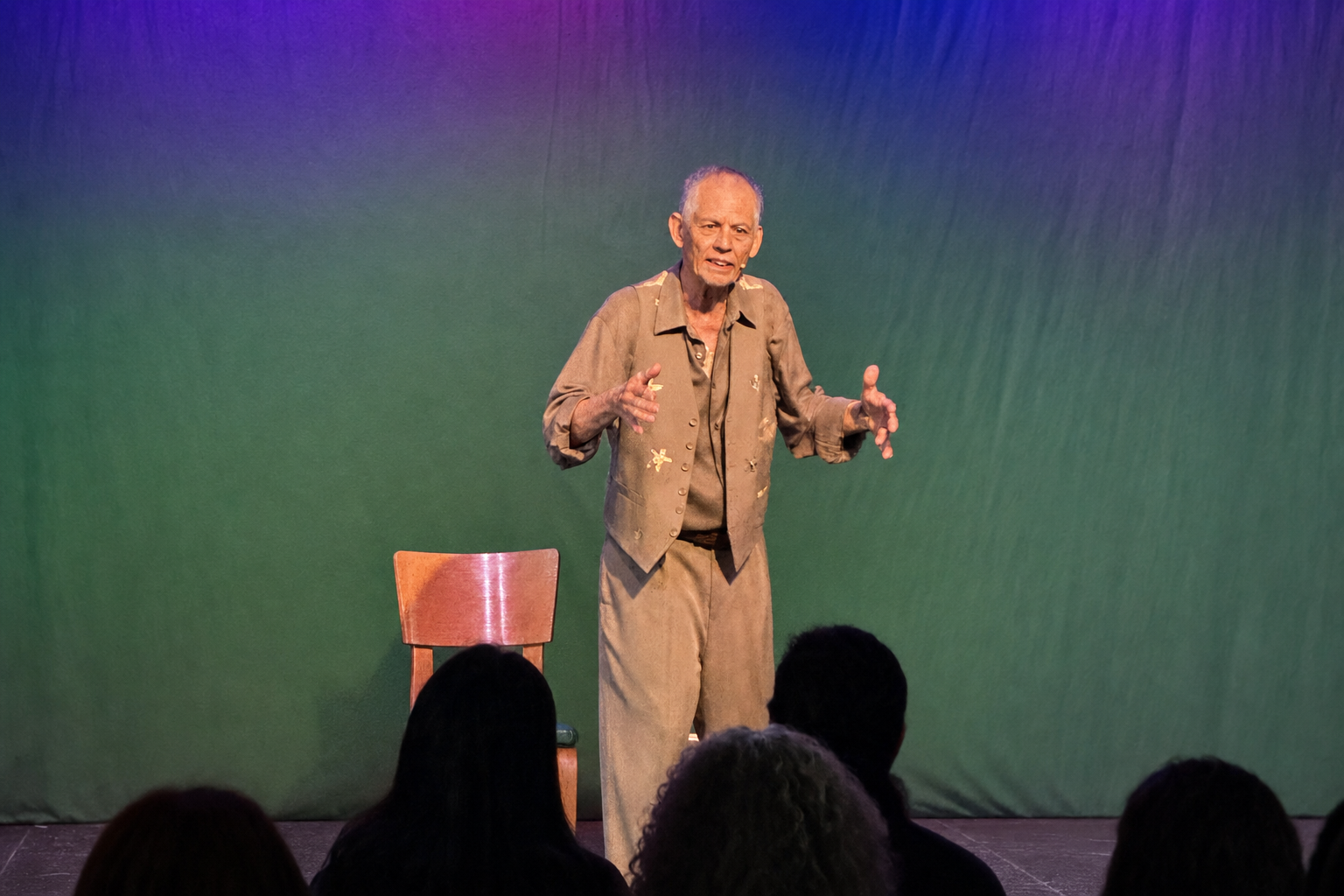 Rudi Harst performing Ready or Not for a live audience
